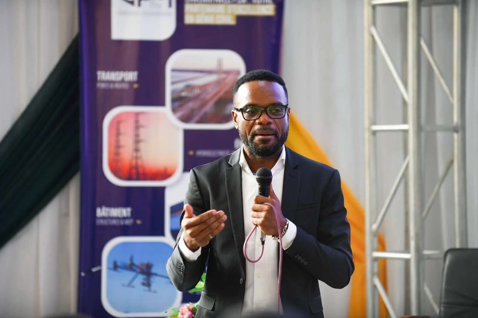 Pierre Luabeya Mukendi en conférence